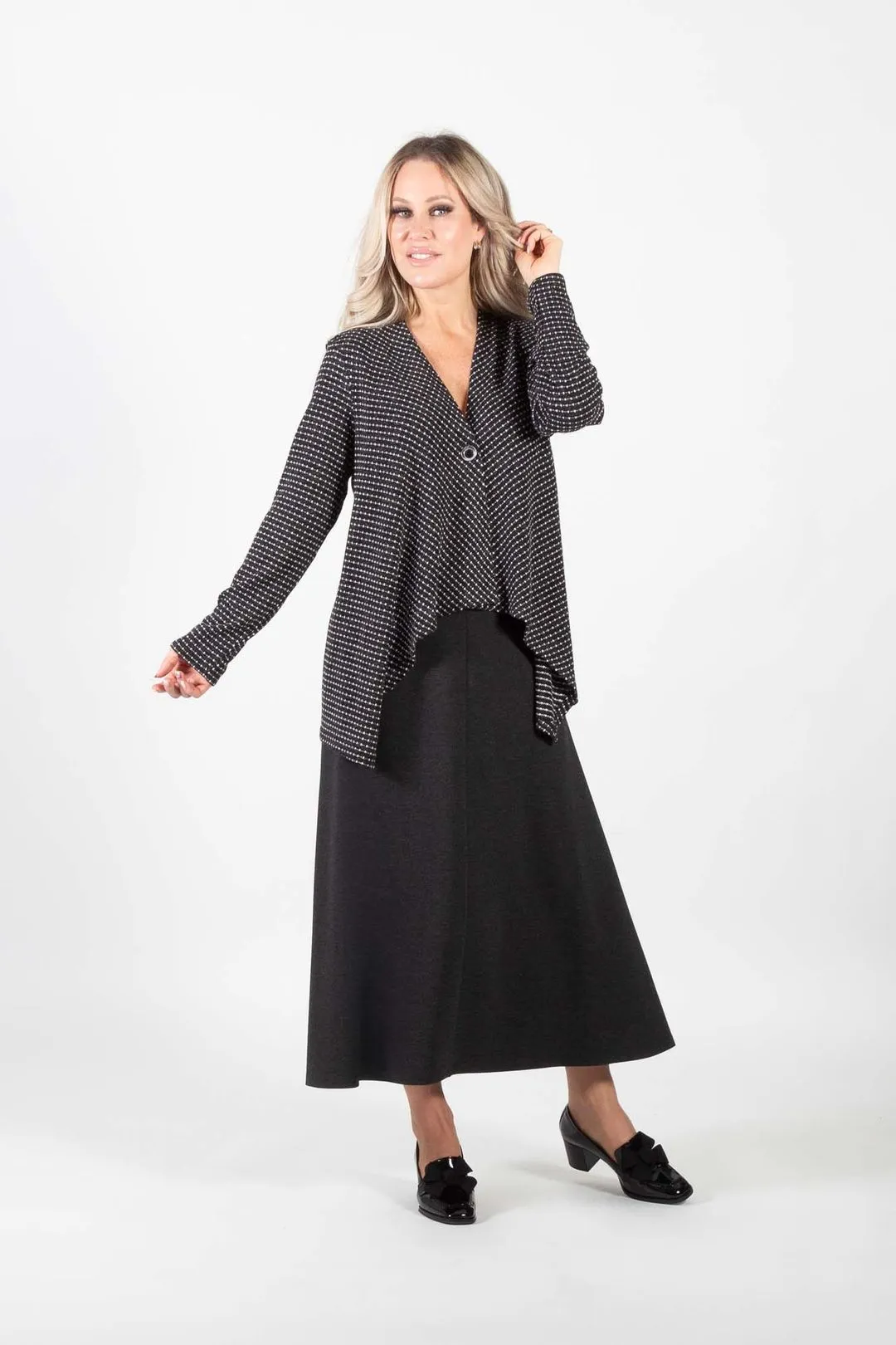Black & White Textured Knit Cardigan. Style PE578-7049